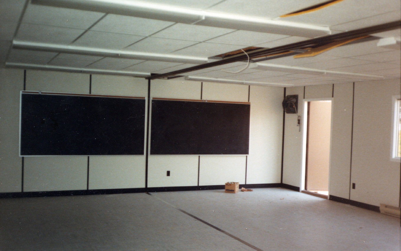 1990 s portable classroom O