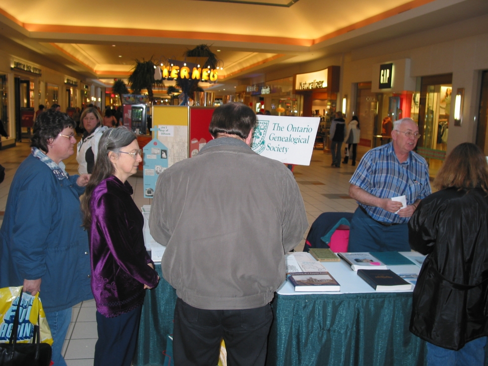 Whitby_Oshawa_Genealogical_Society_at_Oshawa_Mall_2004_B.jpg