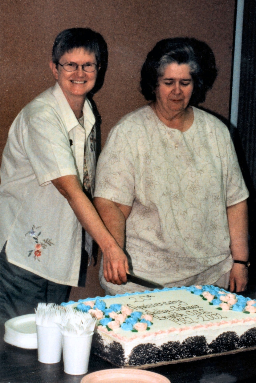 cake_cutting_20th_aniversary.jpg